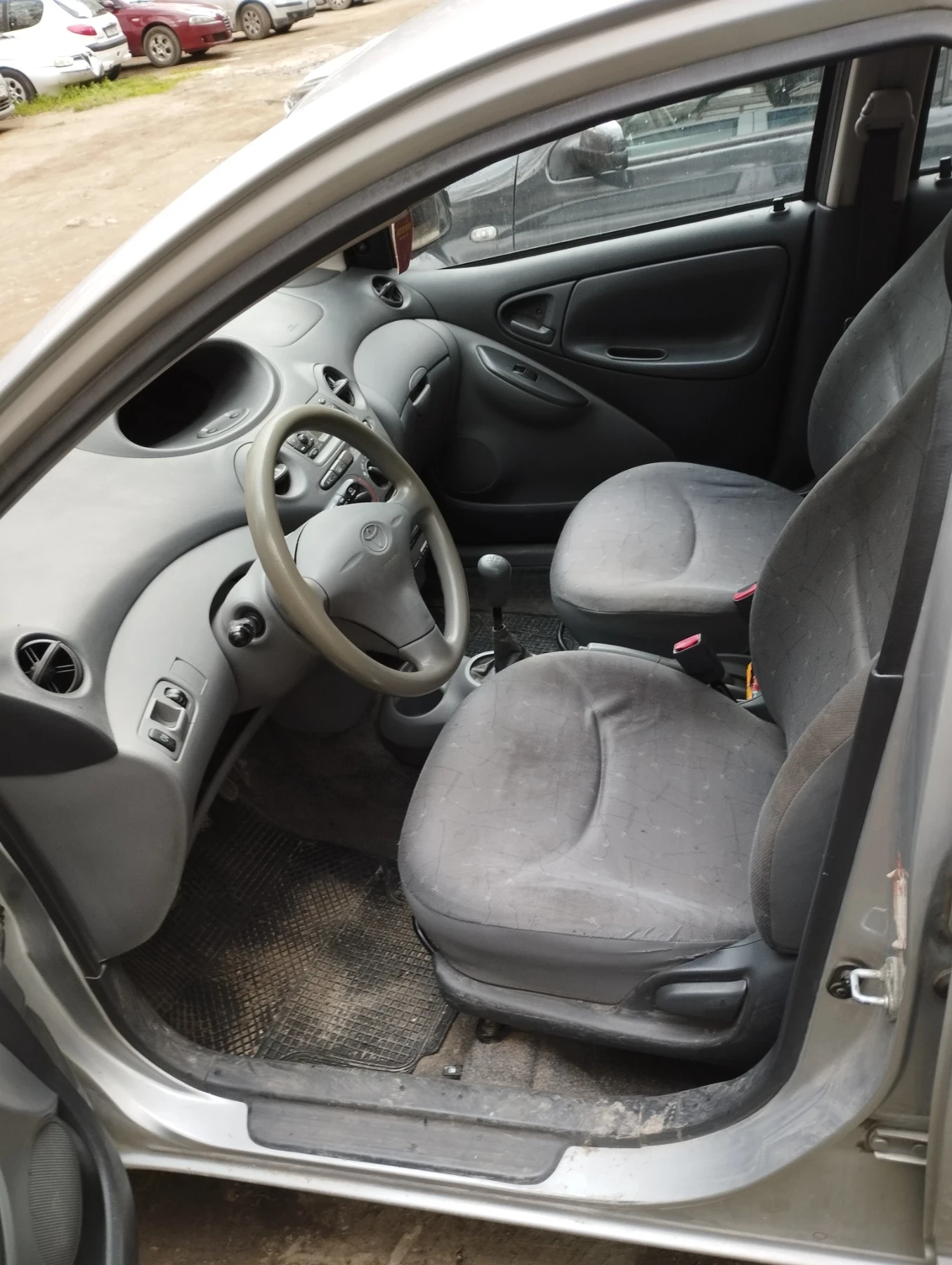Toyota Yaris, снимка 9 - Автомобили и джипове - 54144417