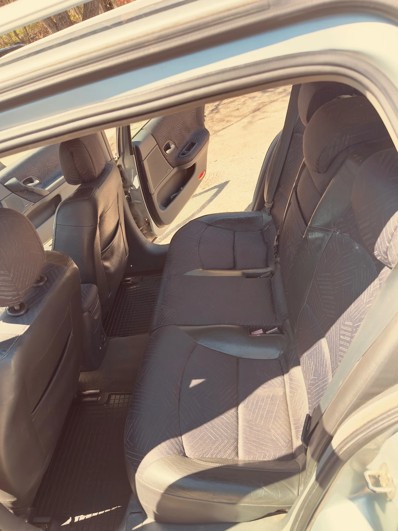 Renault Laguna, снимка 12 - Автомобили и джипове - 54246874