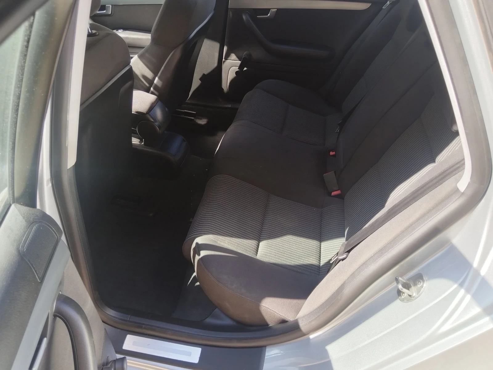 Audi A4 1.8т, снимка 11 - Автомобили и джипове - 54996164