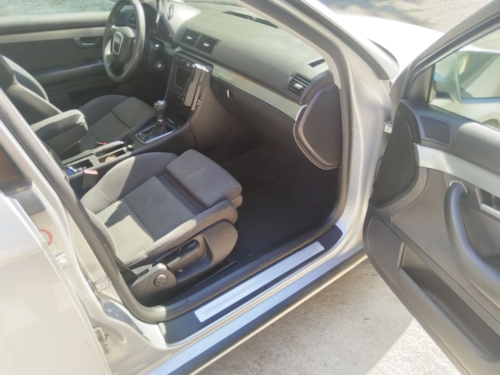 Audi A4 1.8т, снимка 9 - Автомобили и джипове - 54996164