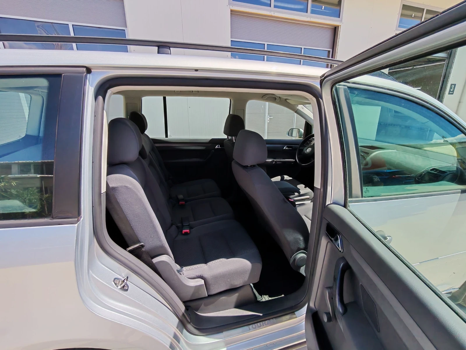 VW Touran 1.9 климатик, снимка 4 - Автомобили и джипове - 55024951