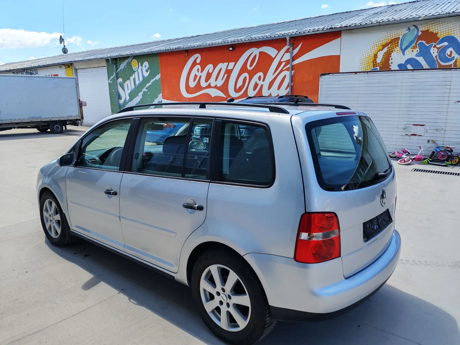 VW Touran 1.9 климатик, снимка 13 - Автомобили и джипове - 55024951