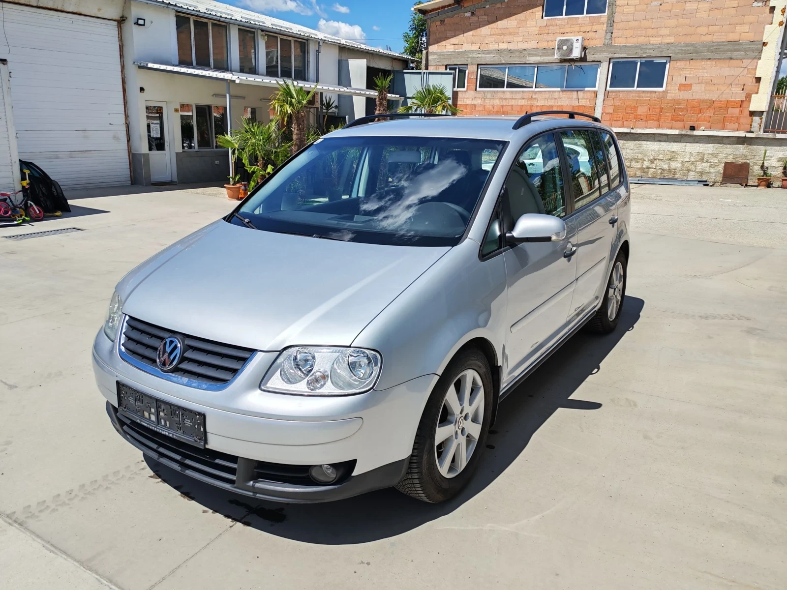 VW Touran 1.9 климатик, снимка 7 - Автомобили и джипове - 55024951