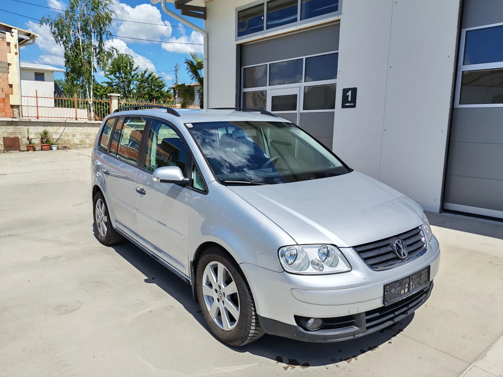 VW Touran 1.9 климатик, снимка 9 - Автомобили и джипове - 55024951