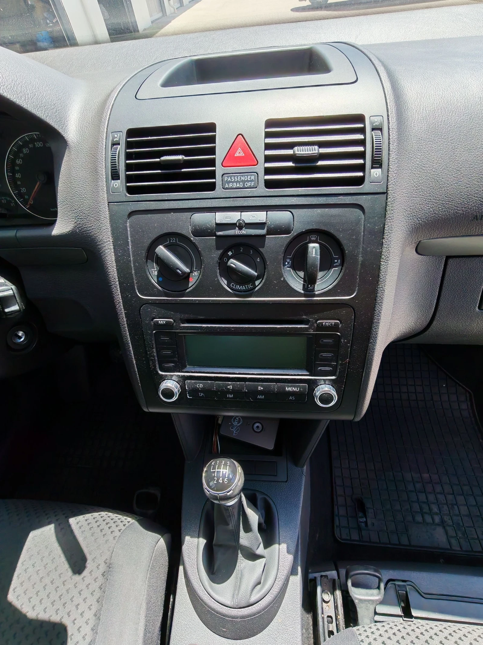 VW Touran 1.9 климатик, снимка 2 - Автомобили и джипове - 55024951