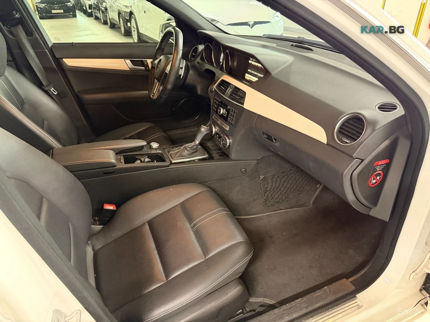 Mercedes-Benz C 200 AMG PACK* PANO* КОЖА* ПОДГРЕВ* НАВИ* КАМЕРИ, снимка 7 - Автомобили и джипове - 55236850