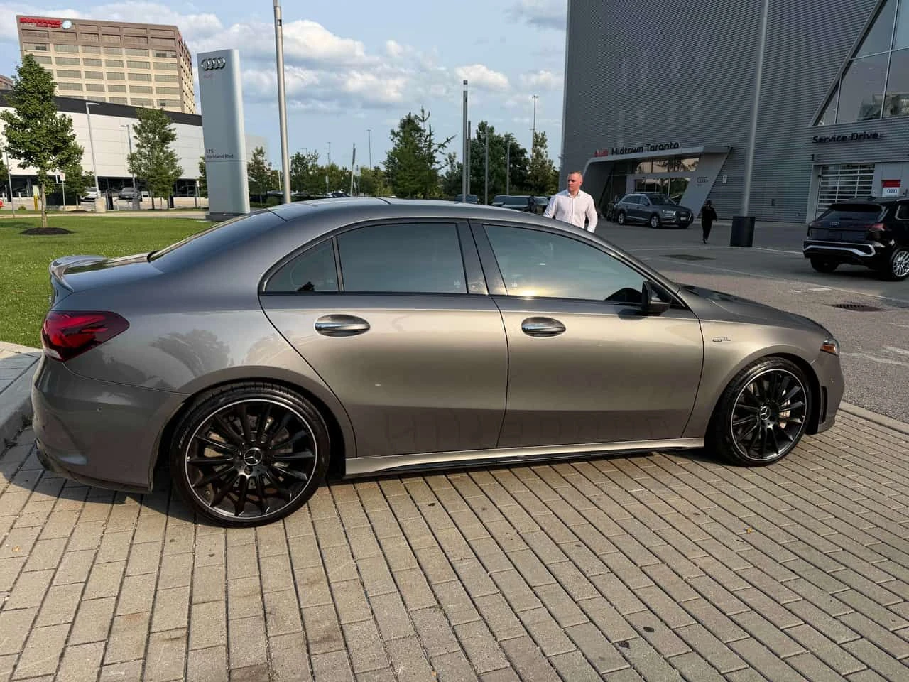 Mercedes-Benz A 35 * AMG * CARFAX * ОПЦИЯ ЗА ФИНАНСИРАНЕ, снимка 3 - Автомобили и джипове - 55645349