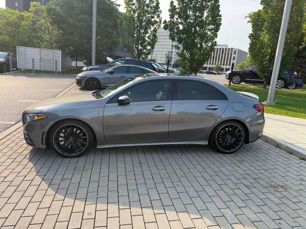Mercedes-Benz A 35 * AMG * CARFAX * ОПЦИЯ ЗА ФИНАНСИРАНЕ, снимка 2 - Автомобили и джипове - 55645349