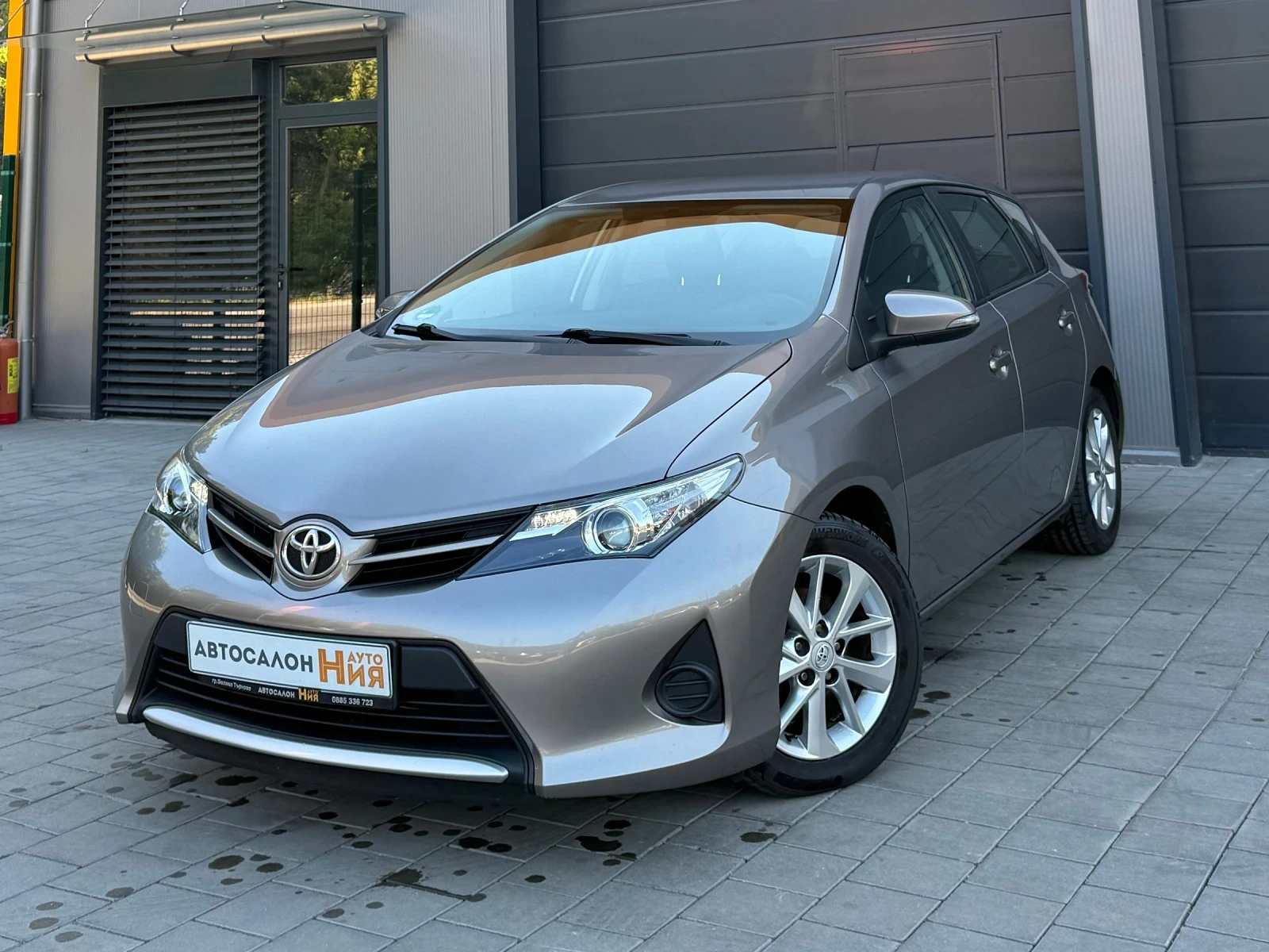 Toyota Auris 1.33* LED * Уникат* 