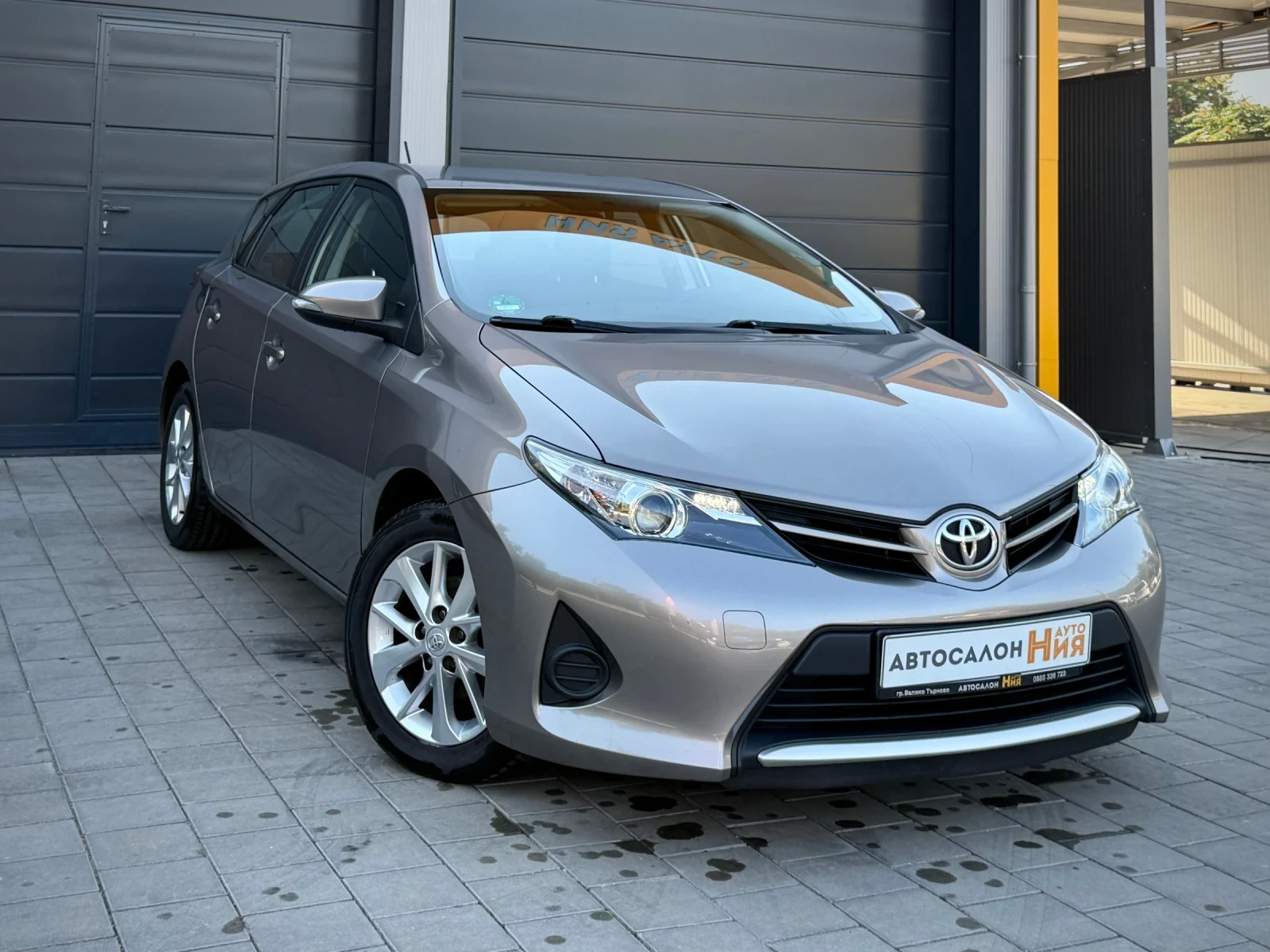 Toyota Auris 1.33* LED * Уникат* , снимка 3 - Автомобили и джипове - 55704039