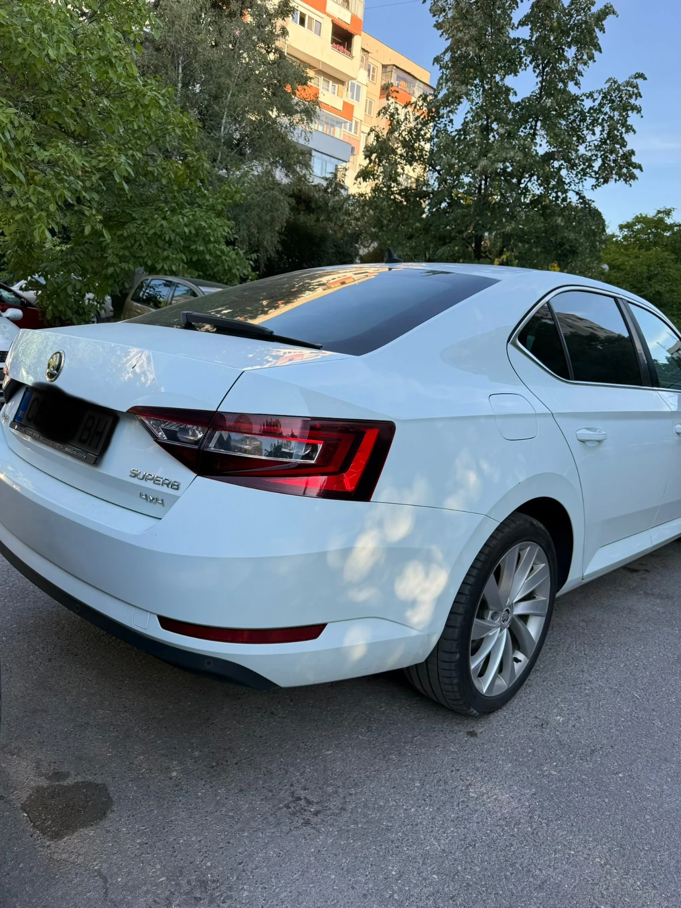 Skoda Superb 2.0 TDi Style 4x4, снимка 5 - Автомобили и джипове - 55807985