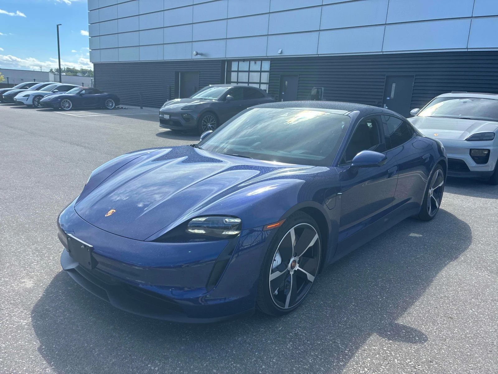 Porsche Taycan 4S | CARFAX | ГЛАВНО ПРЕДСТАВИТЕЛСТВО НА PORSCHE