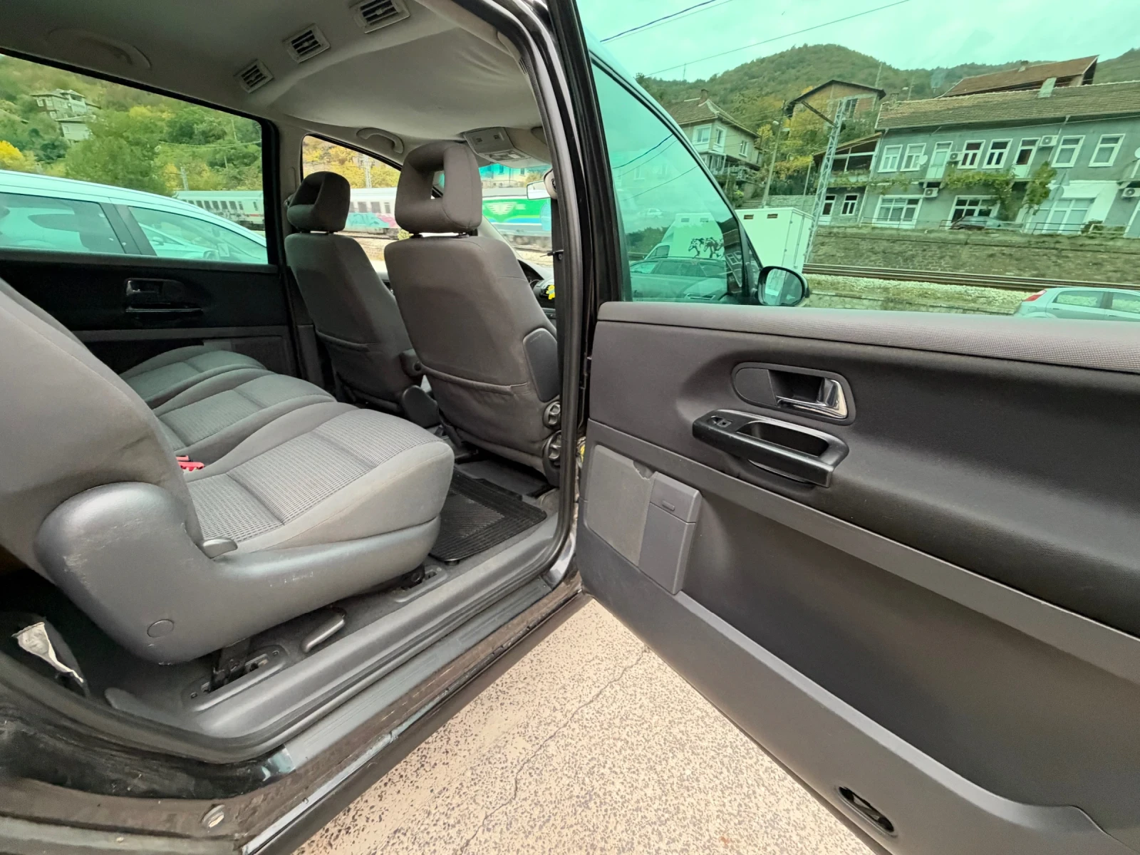 VW Sharan TDI 4x4, снимка 12 - Автомобили и джипове - 56522920