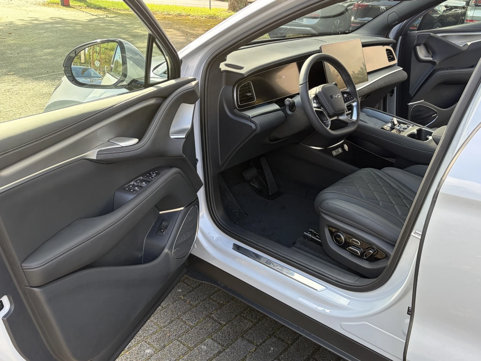 BYD Sealion 7 AWD Design 83kW, снимка 9 - Автомобили и джипове - 56644740