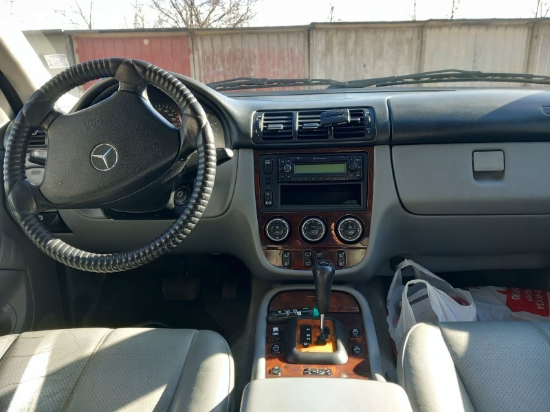 Mercedes-Benz ML 270, снимка 6 - Автомобили и джипове - 46368696