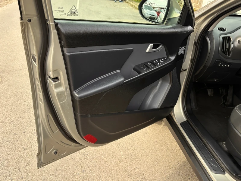 Kia Sportage 1.7CRDI Камера* Екзекутив* 188 000км* , снимка 5 - Автомобили и джипове - 52014022