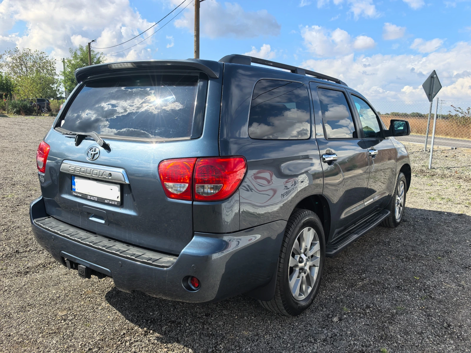 Toyota Sequoia 5.7i LIMITED Газ. Инж. - изображение 5