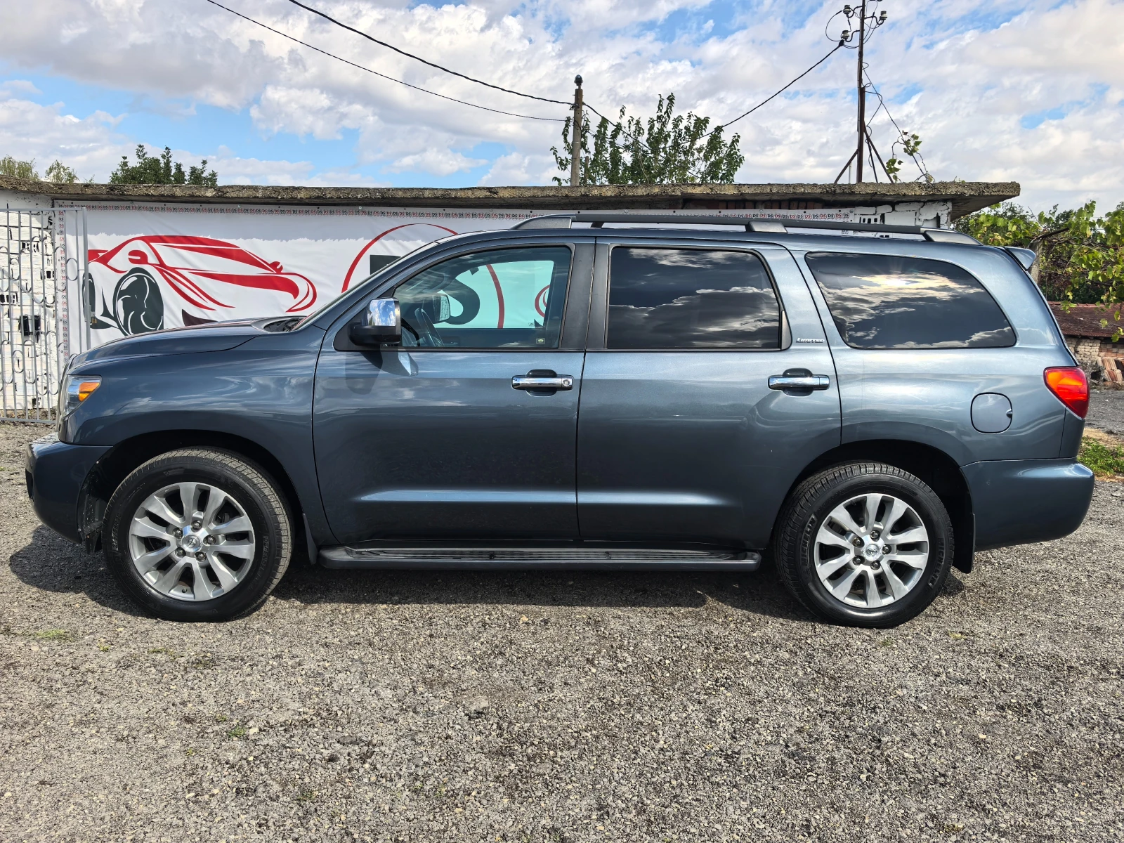 Toyota Sequoia 5.7i LIMITED Газ. Инж. - изображение 2