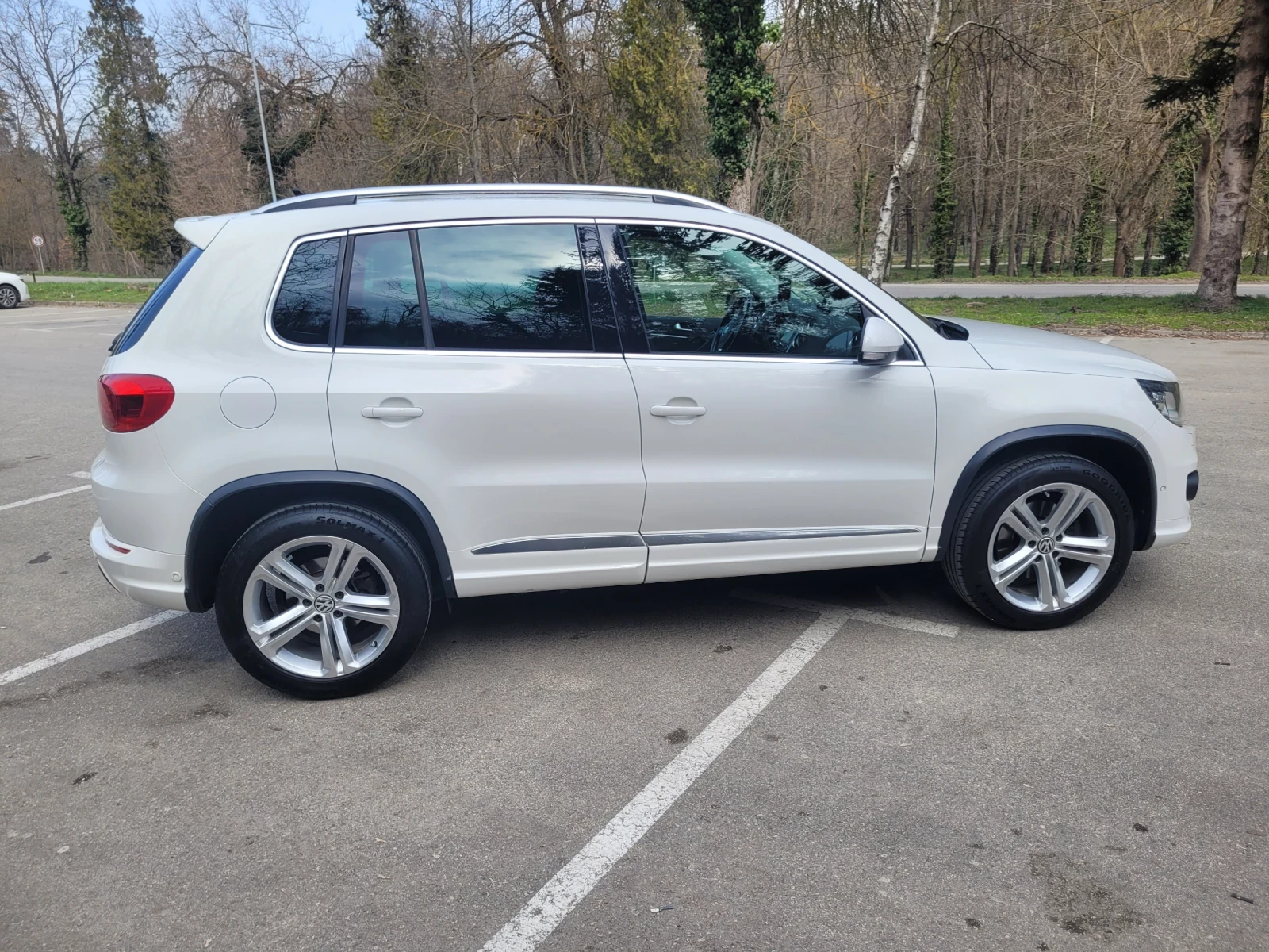 VW Tiguan 2.0TDI R-LINE TOP TOP, снимка 8 - Автомобили и джипове - 53885326