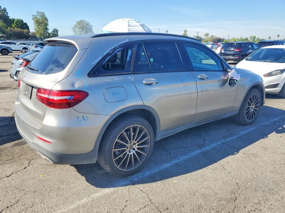 Mercedes-Benz GLC 300 АВТОКРЕДИТ, снимка 3 - Автомобили и джипове - 54443407