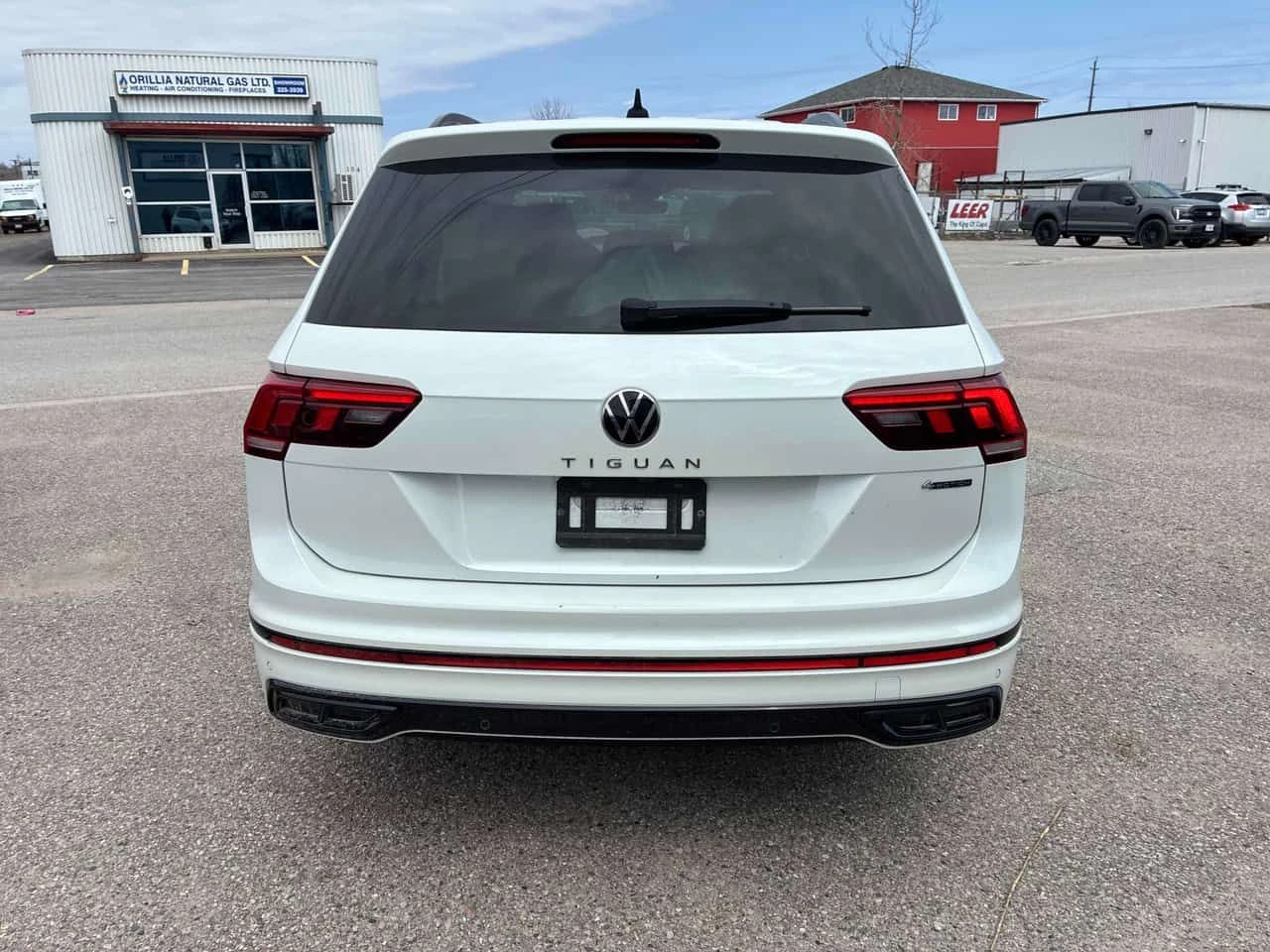VW Tiguan Comfortline R Line Black Edition/ПАНОРАМА, снимка 5 - Автомобили и джипове - 54508806