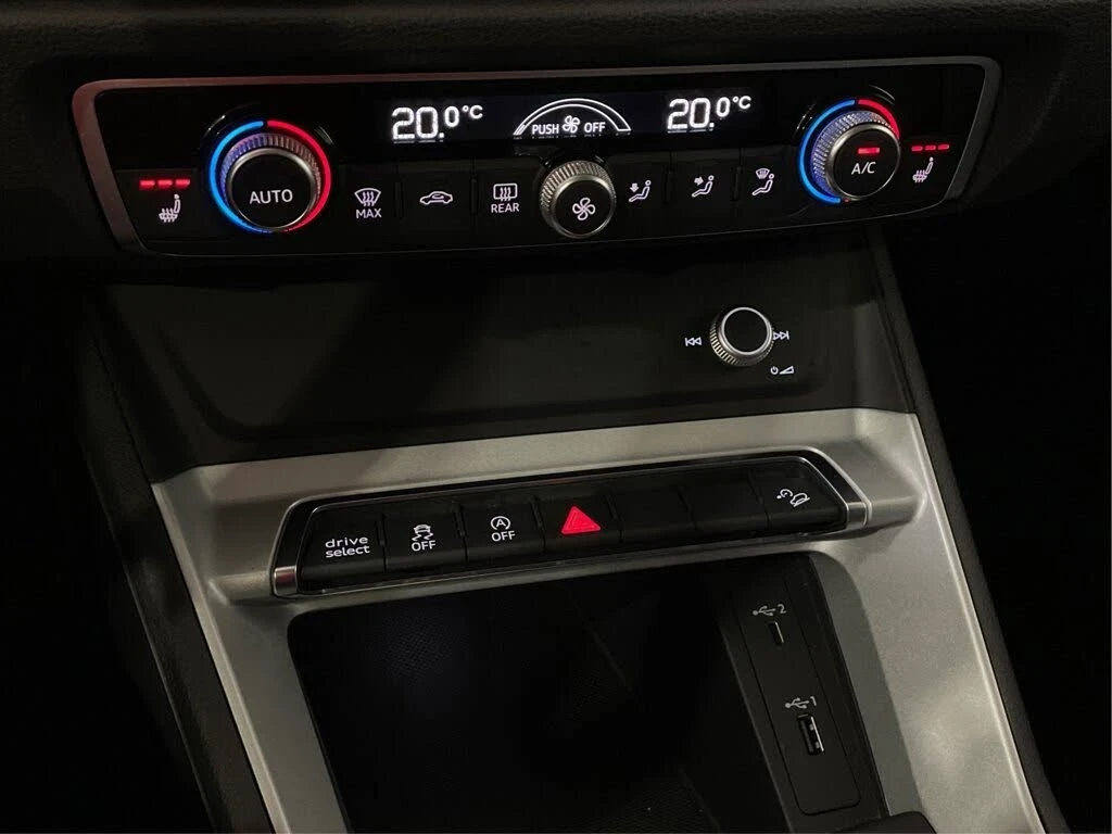 Audi Q3 4.0TFSI / QUATRO, снимка 13 - Автомобили и джипове - 54573196