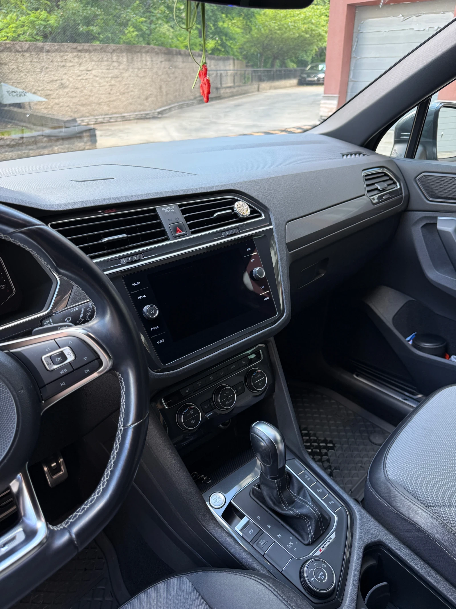 VW Tiguan 2.0TSI 4 motion, снимка 10 - Автомобили и джипове - 54668534