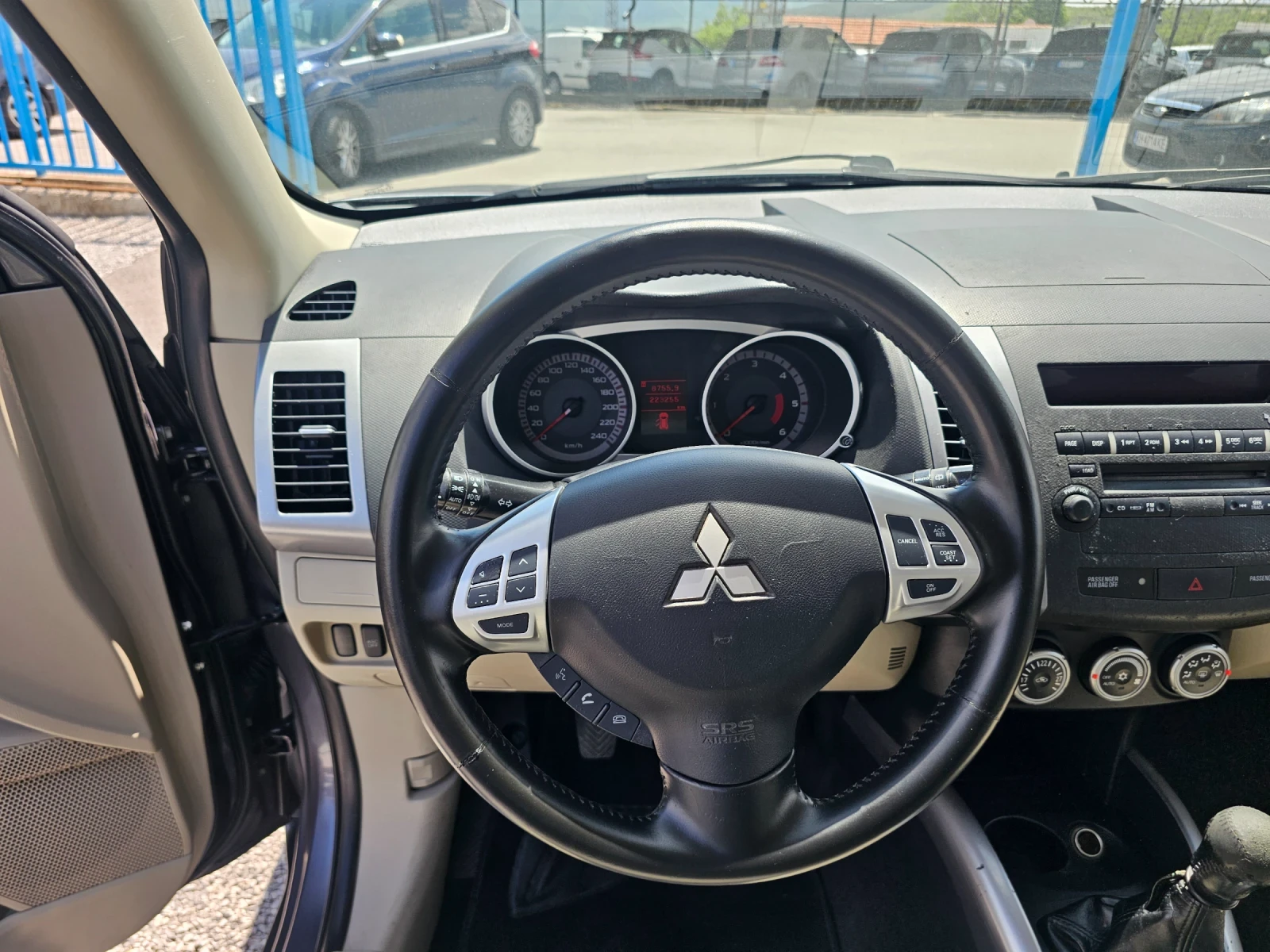 Mitsubishi Outlander 2.2 D 4x4, снимка 11 - Автомобили и джипове - 54965334