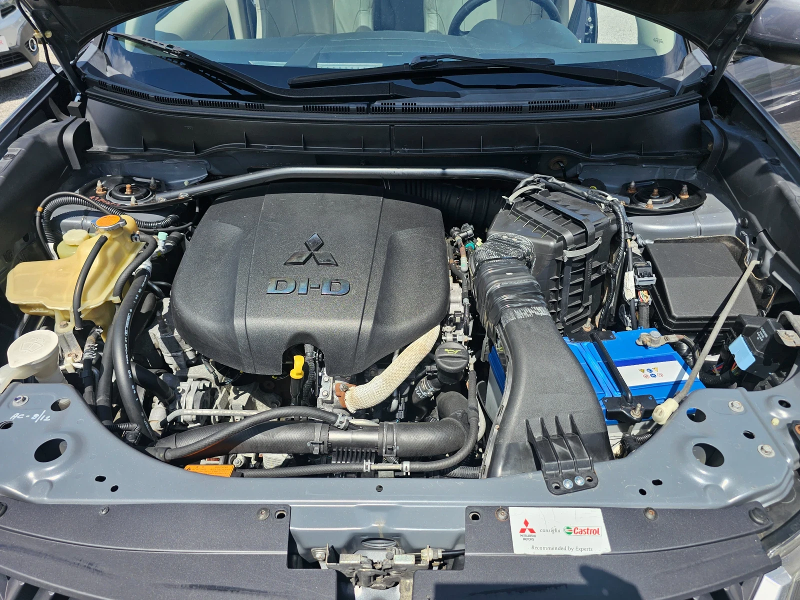 Mitsubishi Outlander 2.2 D 4x4, снимка 14 - Автомобили и джипове - 54965334
