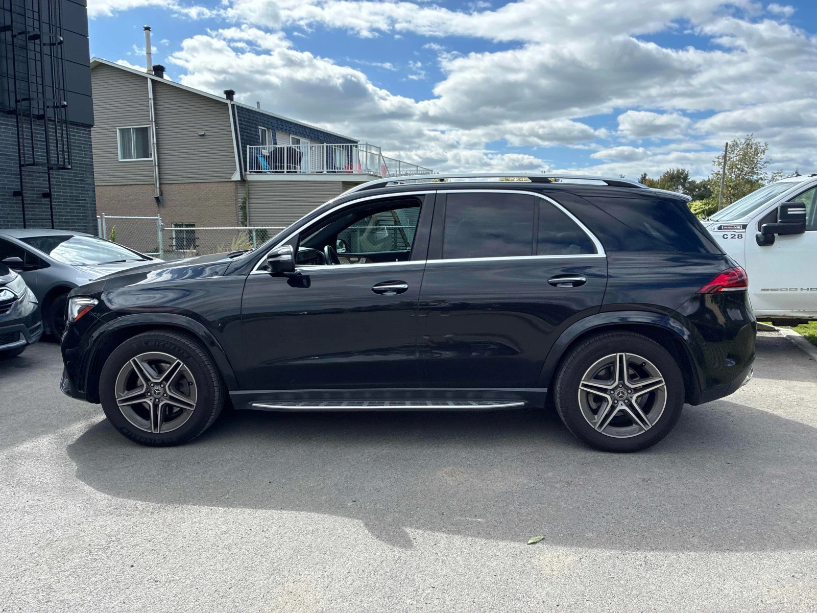 Mercedes-Benz GLE 350 * CARFAX * ОПЦИЯ ЗА ФИНАНСИРАНЕ * БЕЗ ИНЦИДЕНТИ, снимка 2 - Автомобили и джипове - 56076015