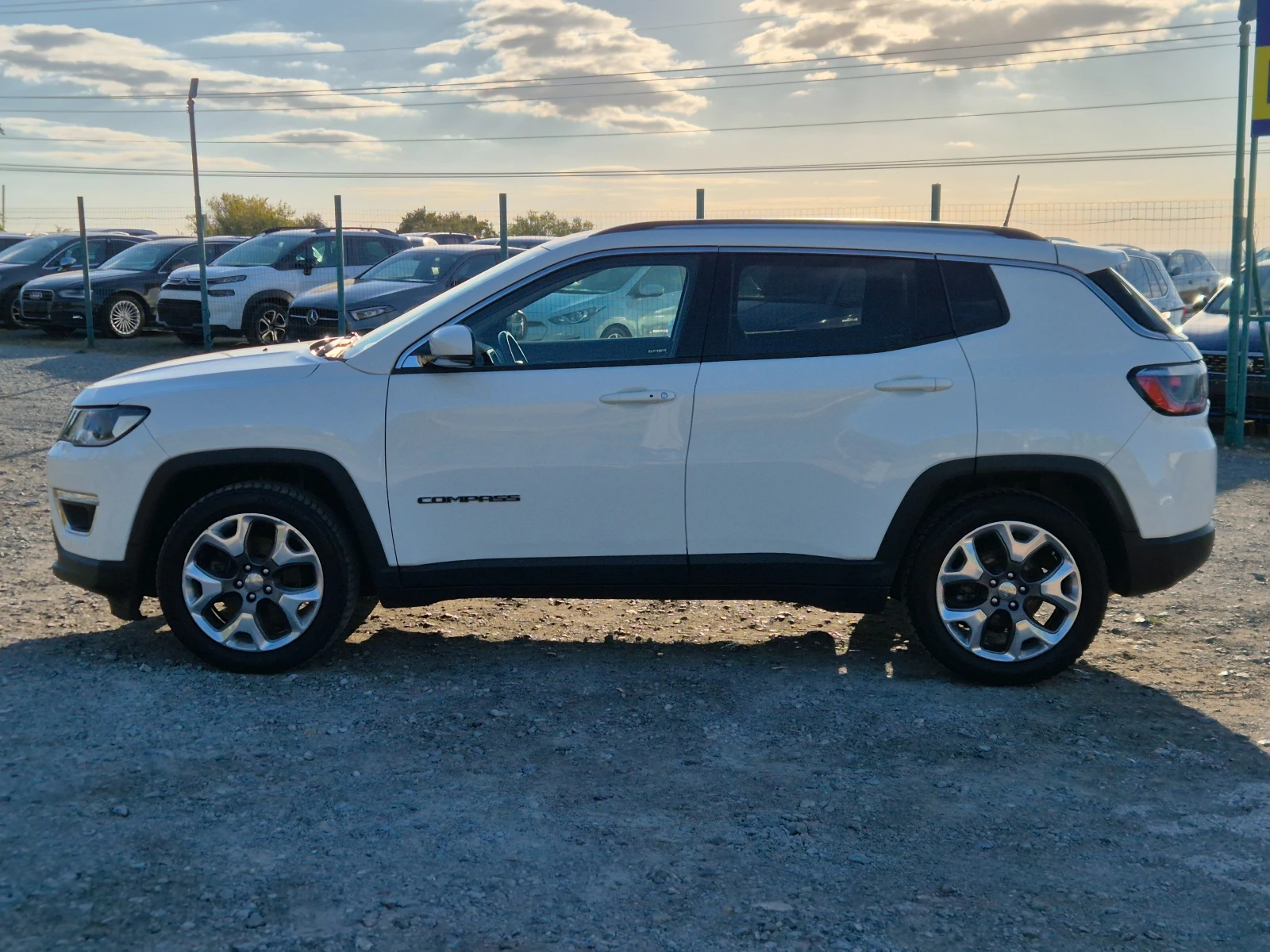 Jeep Compass 1.6d Limited, снимка 2 - Автомобили и джипове - 56333984