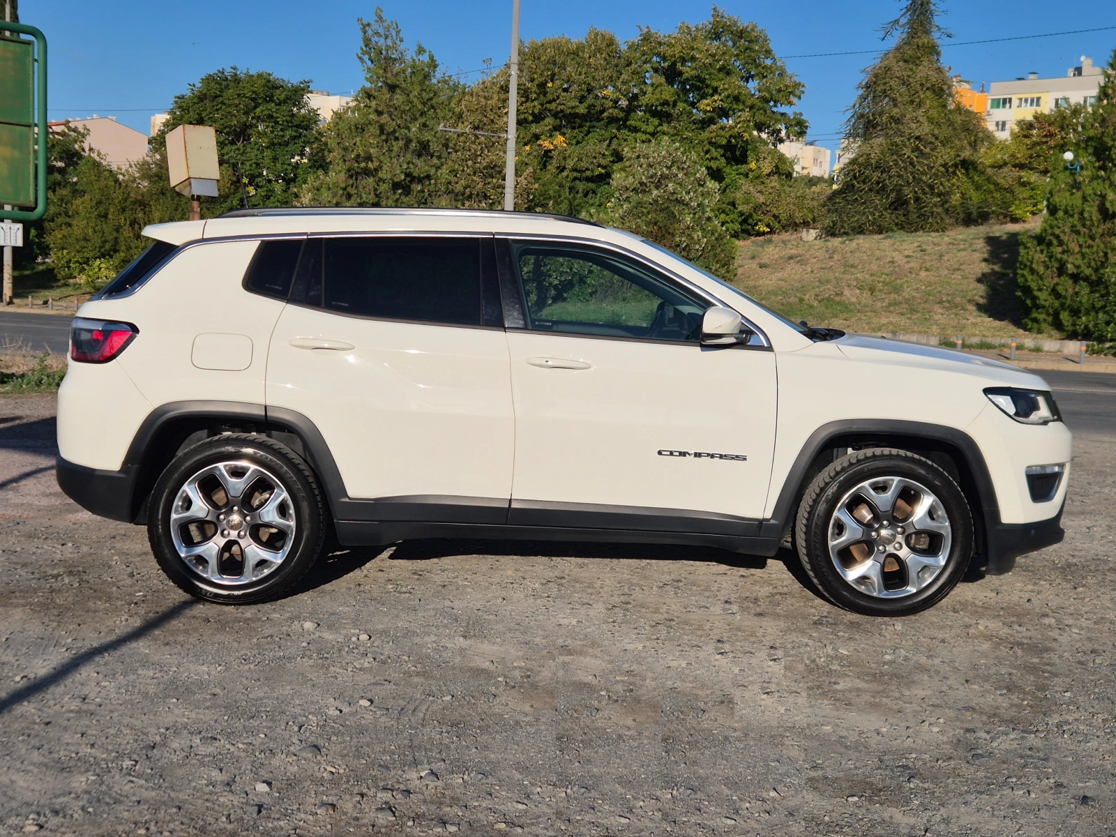 Jeep Compass 1.6d Limited, снимка 6 - Автомобили и джипове - 56333984