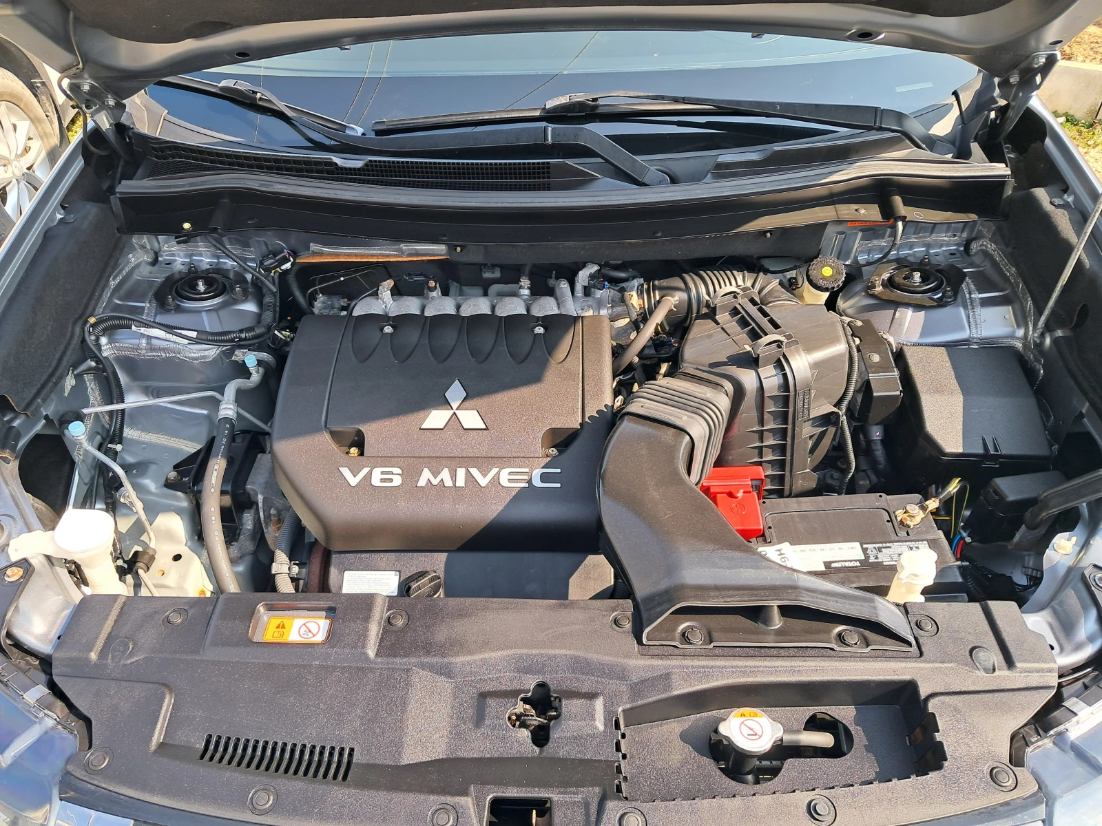 Mitsubishi Outlander 3.0 GT S-AWC 7����� | Mobile.bg � ����������� 17