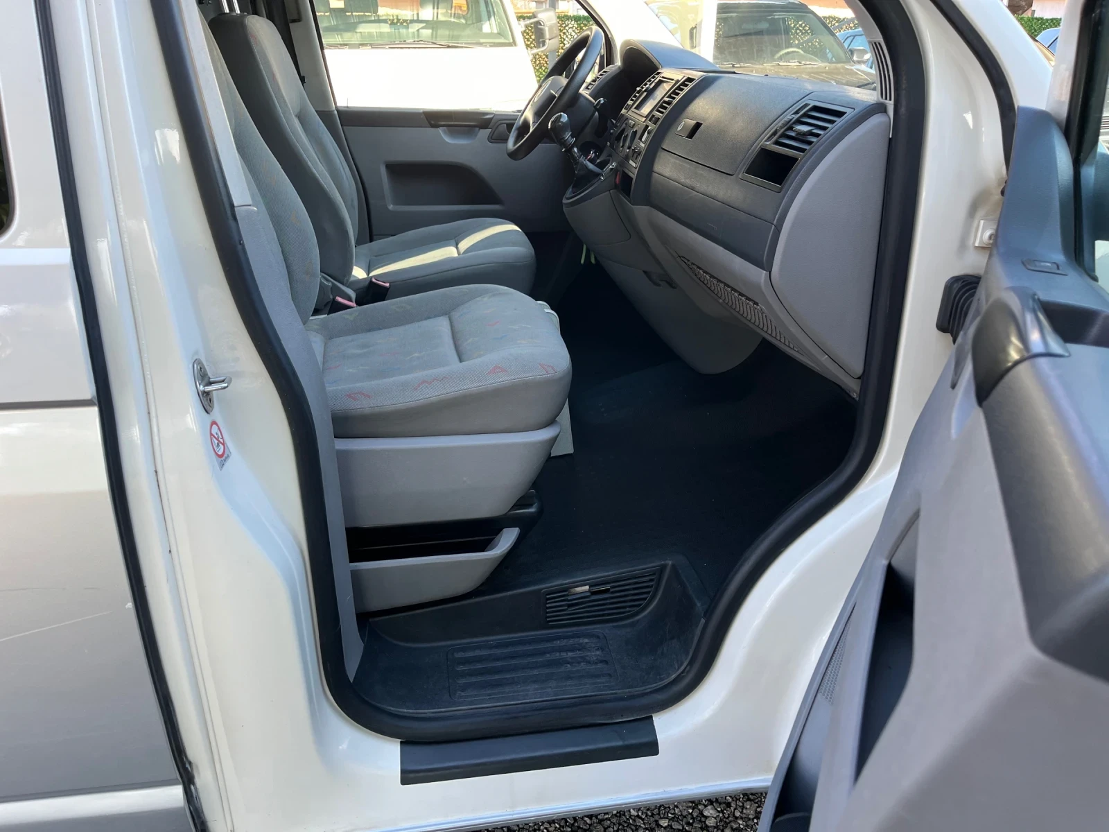 VW Transporter 2.5TDI, снимка 10 - Бусове и автобуси - 54101530