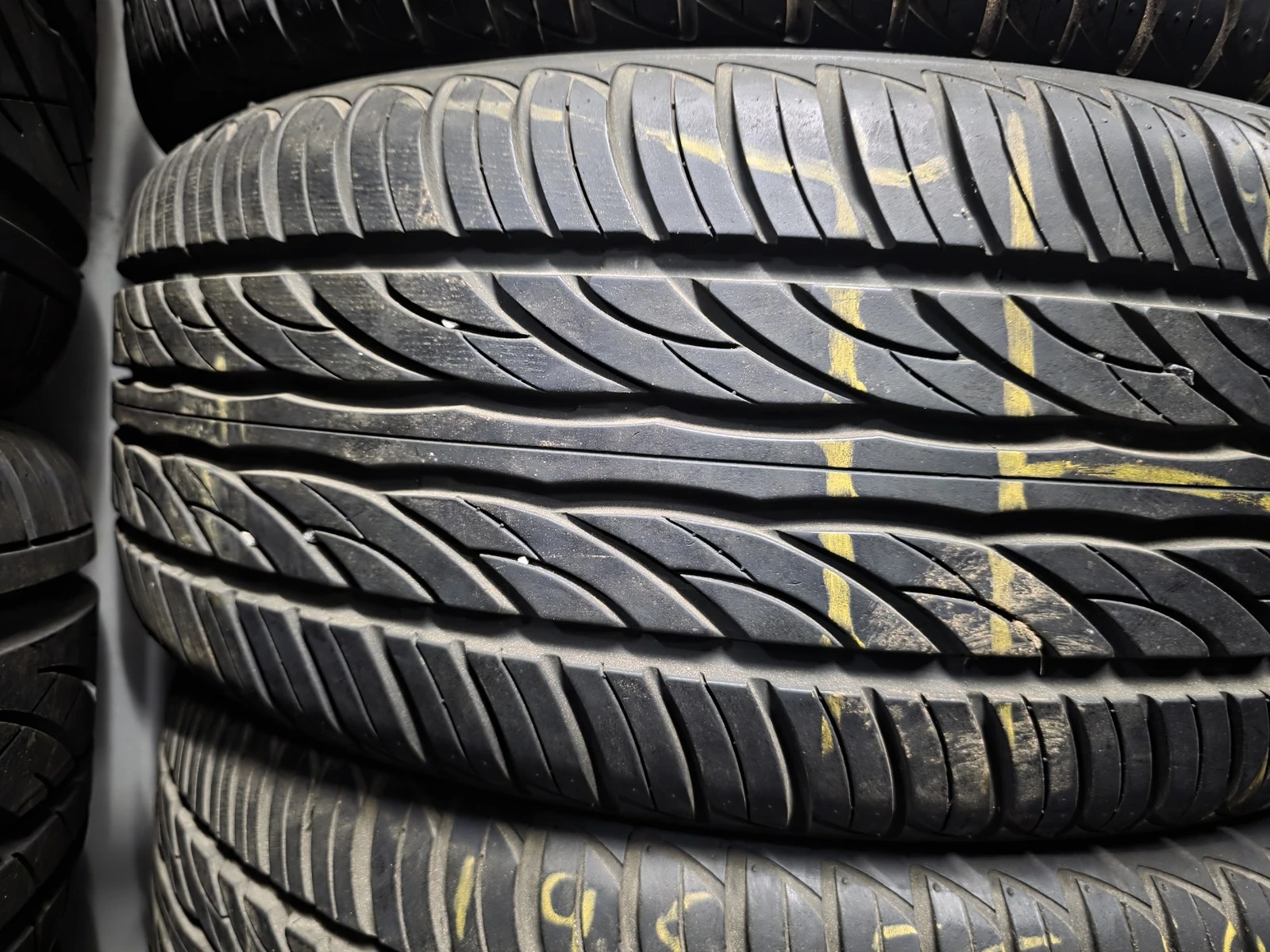 Гуми Летни 195/55R16, снимка 3 - Гуми и джанти - 56716342