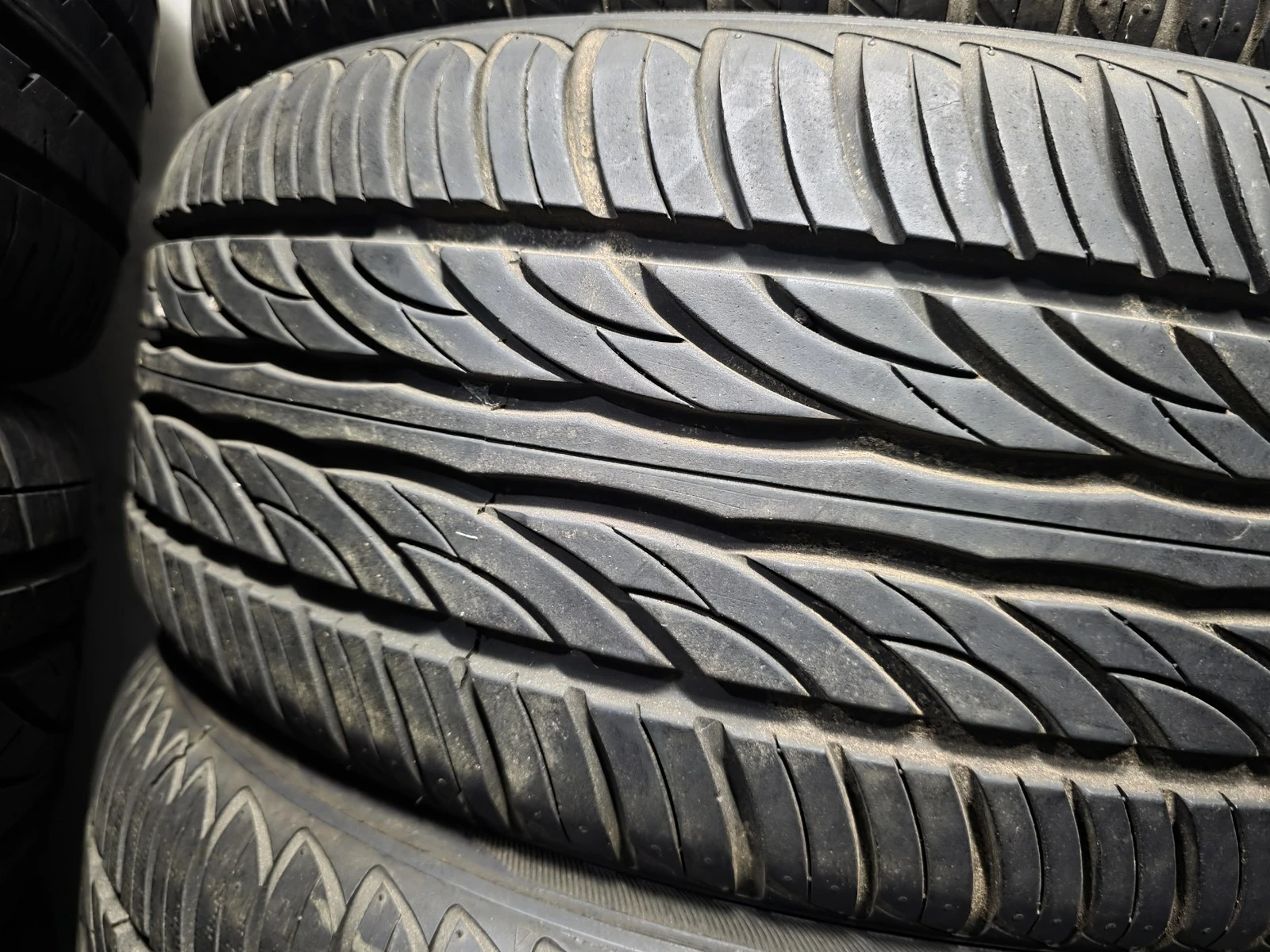 Гуми Летни 195/55R16, снимка 2 - Гуми и джанти - 56716342