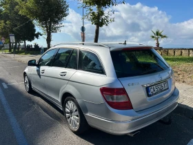 Mercedes-Benz 220, снимка 2