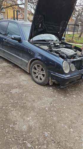 Mercedes-Benz E 270 Мултимедия, снимка 9