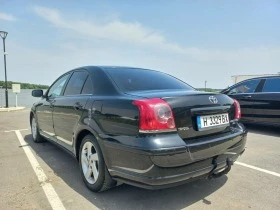 Toyota Avensis Седан, снимка 16