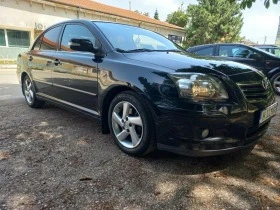 Toyota Avensis Седан, снимка 11