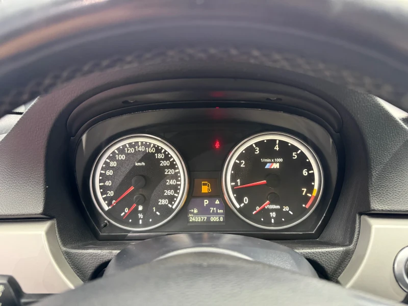 BMW 325 RWD M-PACK, снимка 13 - Автомобили и джипове - 52630954