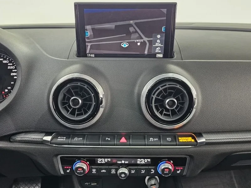 Audi A3 2.0 TFSI, снимка 14 - Автомобили и джипове - 54139666