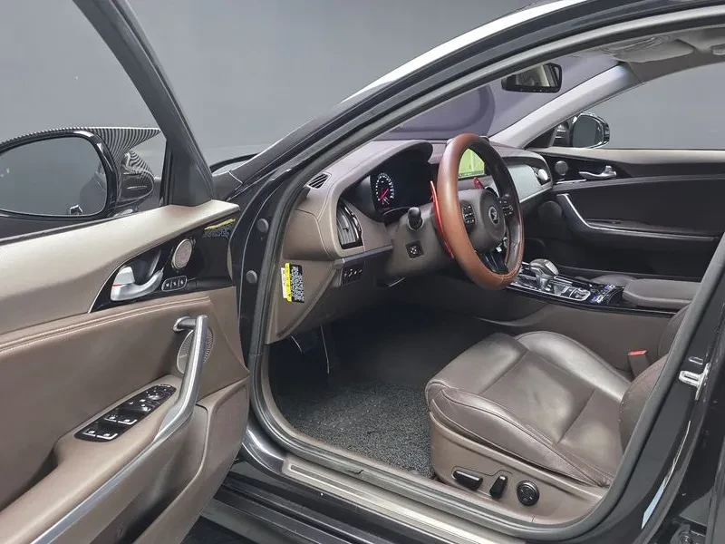 Kia Stinger 2.0 Turbo Awd Platinum, снимка 10 - Автомобили и джипове - 56359813