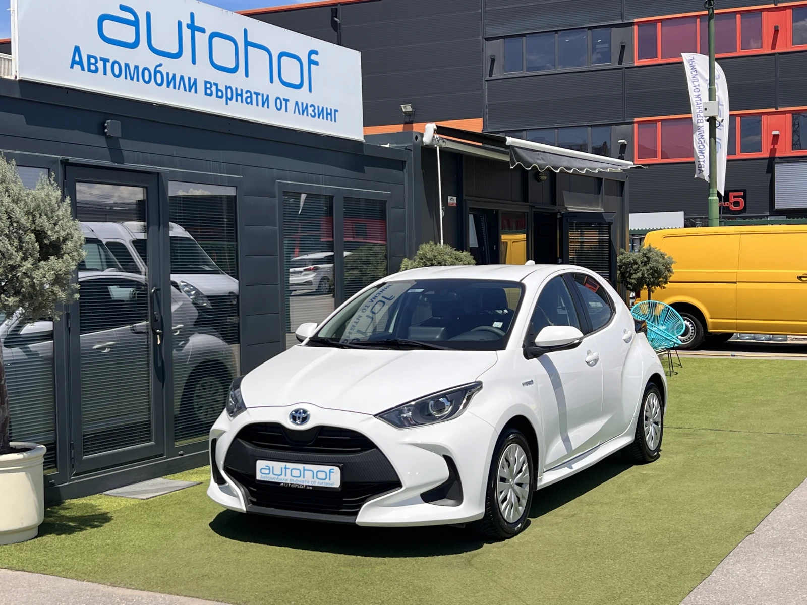 Toyota Yaris LIGHT/HYBRID/1.5vvt-i/115K.C./Е-CVT AT, снимка 1