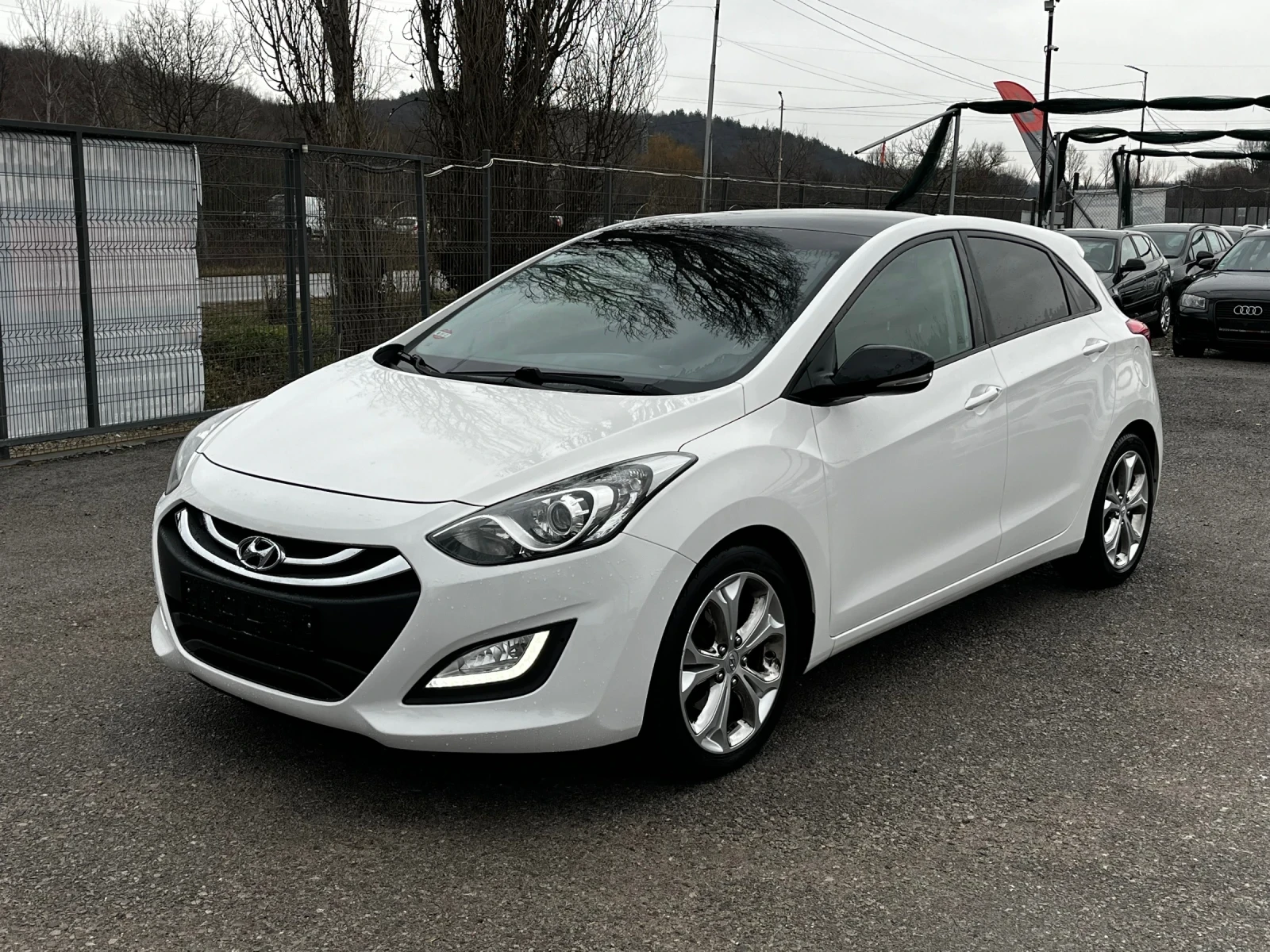 Hyundai I30 1.6CRDI * Автомат* * Панорама* , снимка 1