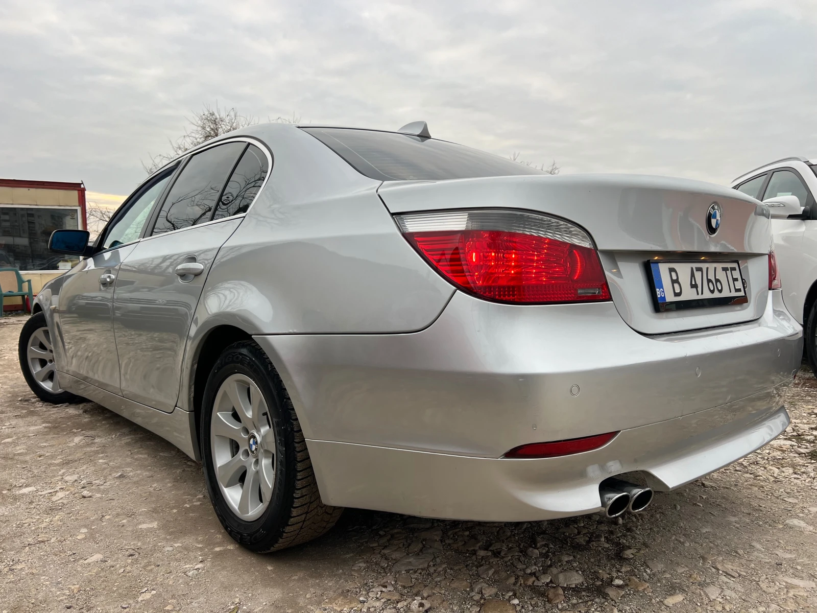 BMW 520 BENZIN AVTOMAT NAVI - изображение 4