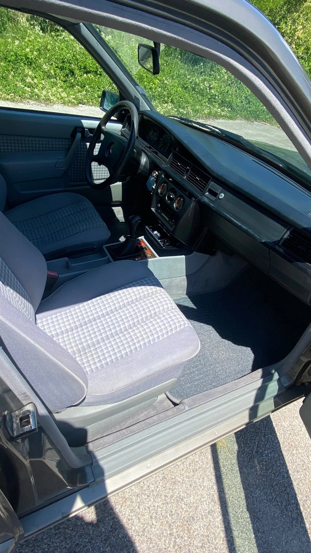 Mercedes-Benz 190  - изображение 10