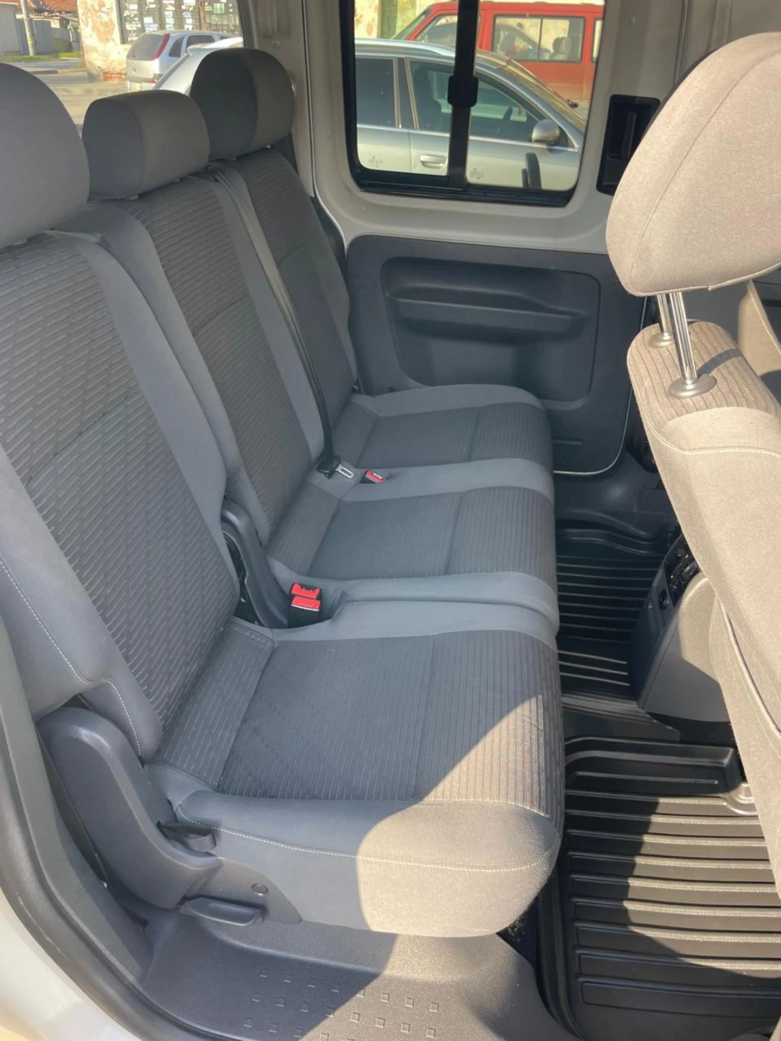 VW Caddy, снимка 5 - Автомобили и джипове - 53899608