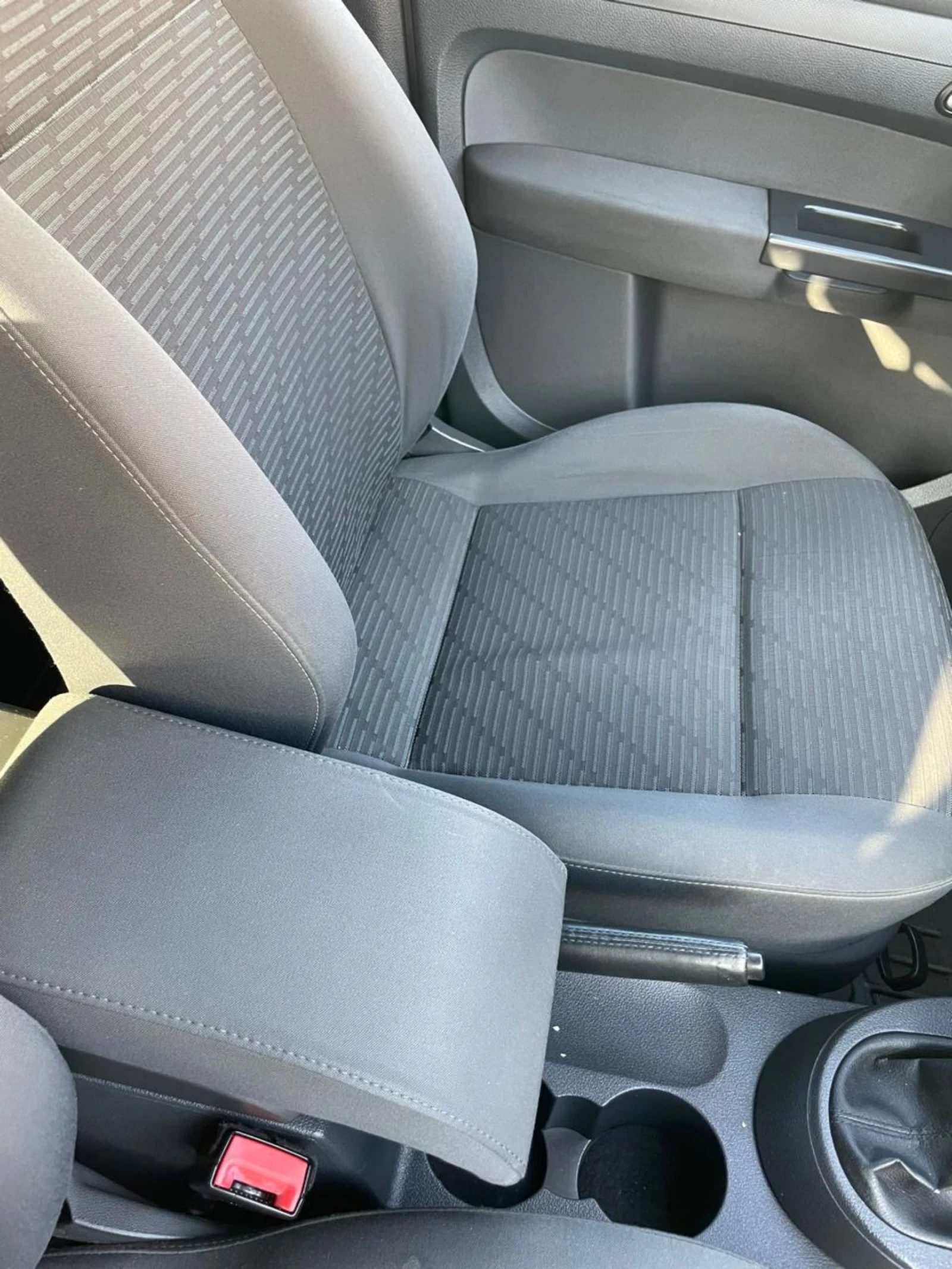 VW Caddy, снимка 8 - Автомобили и джипове - 53899608