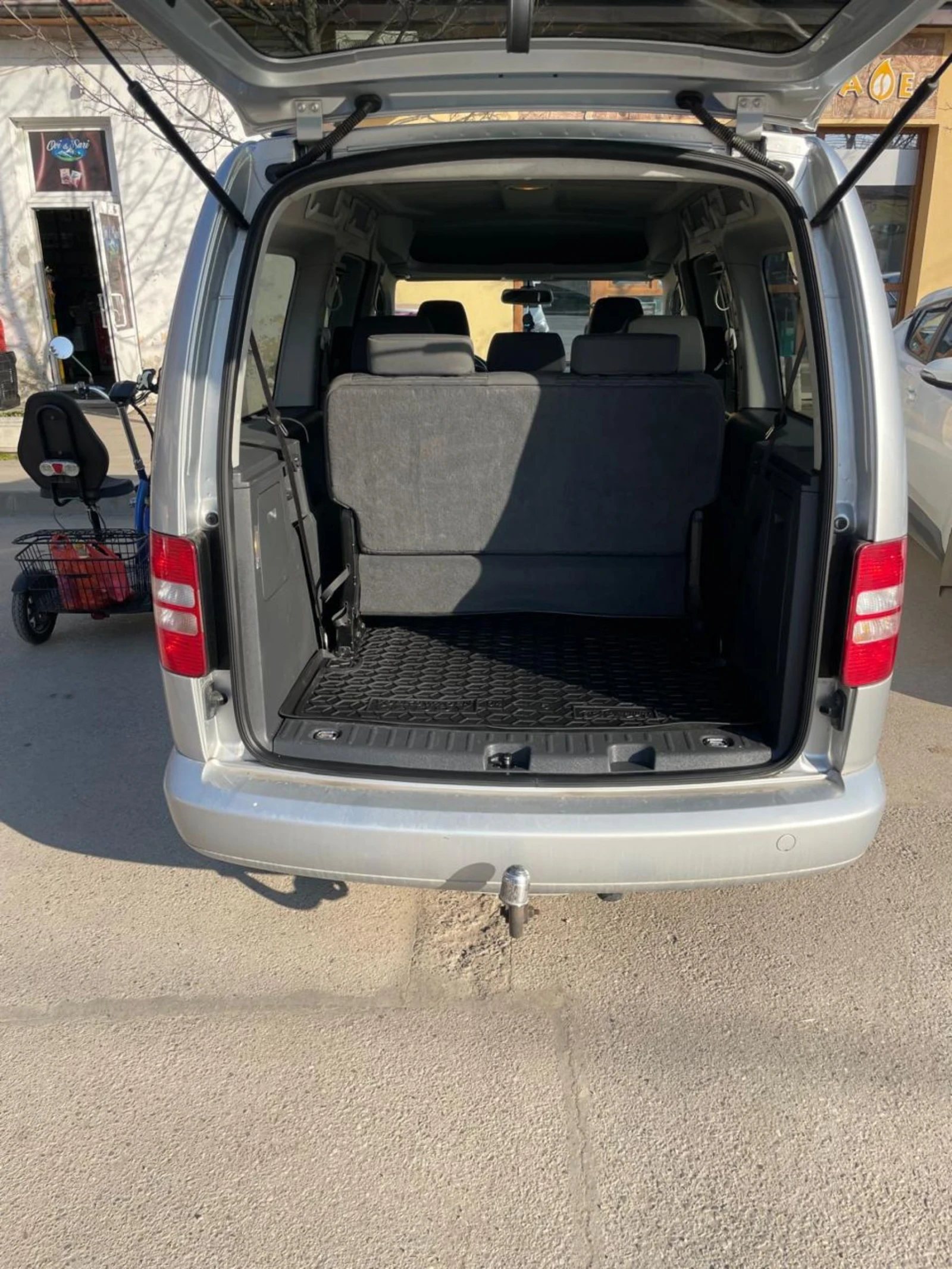 VW Caddy, снимка 4 - Автомобили и джипове - 53899608